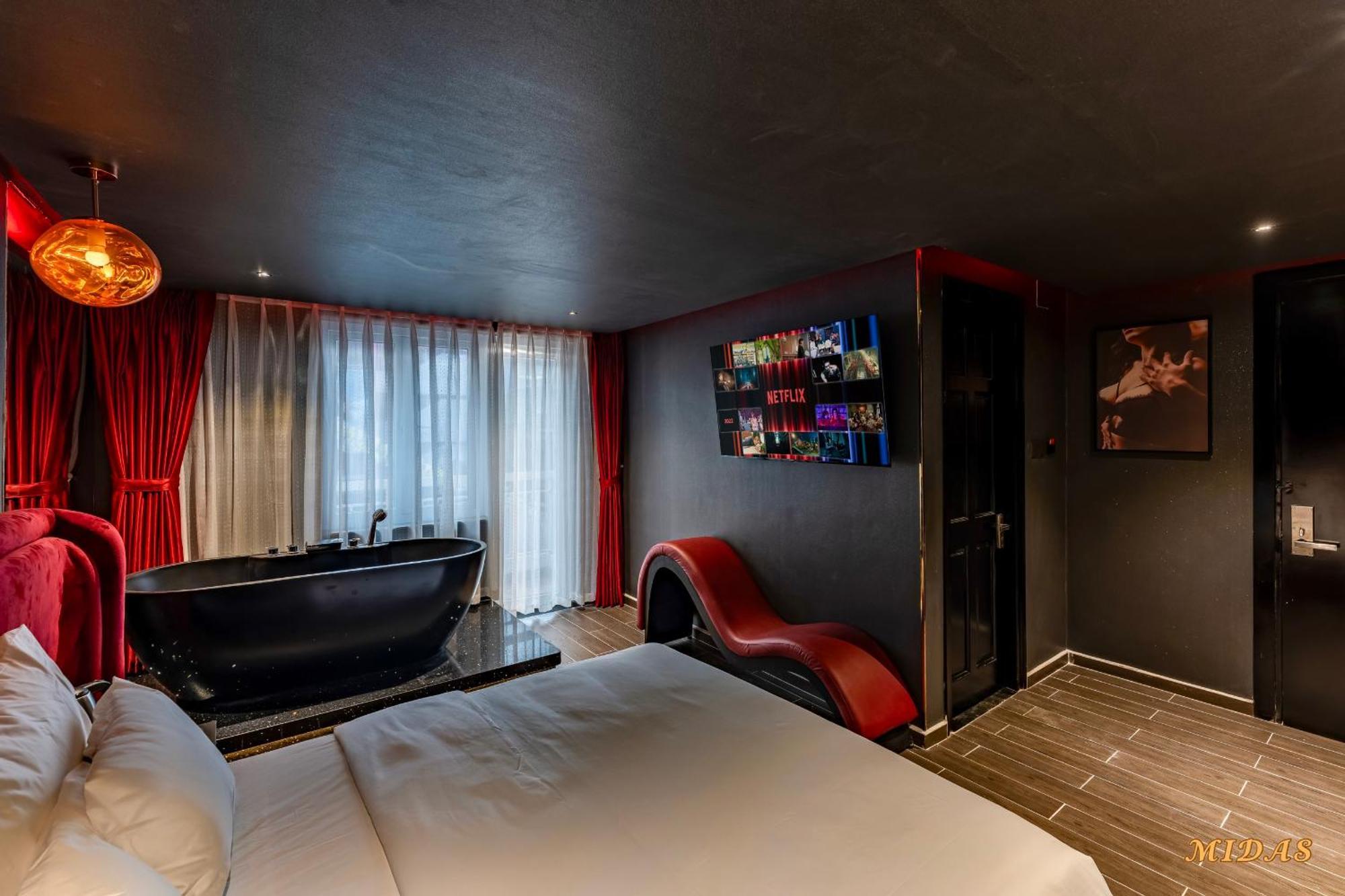 Midas Hotel 2 Хошимин Экстерьер фото